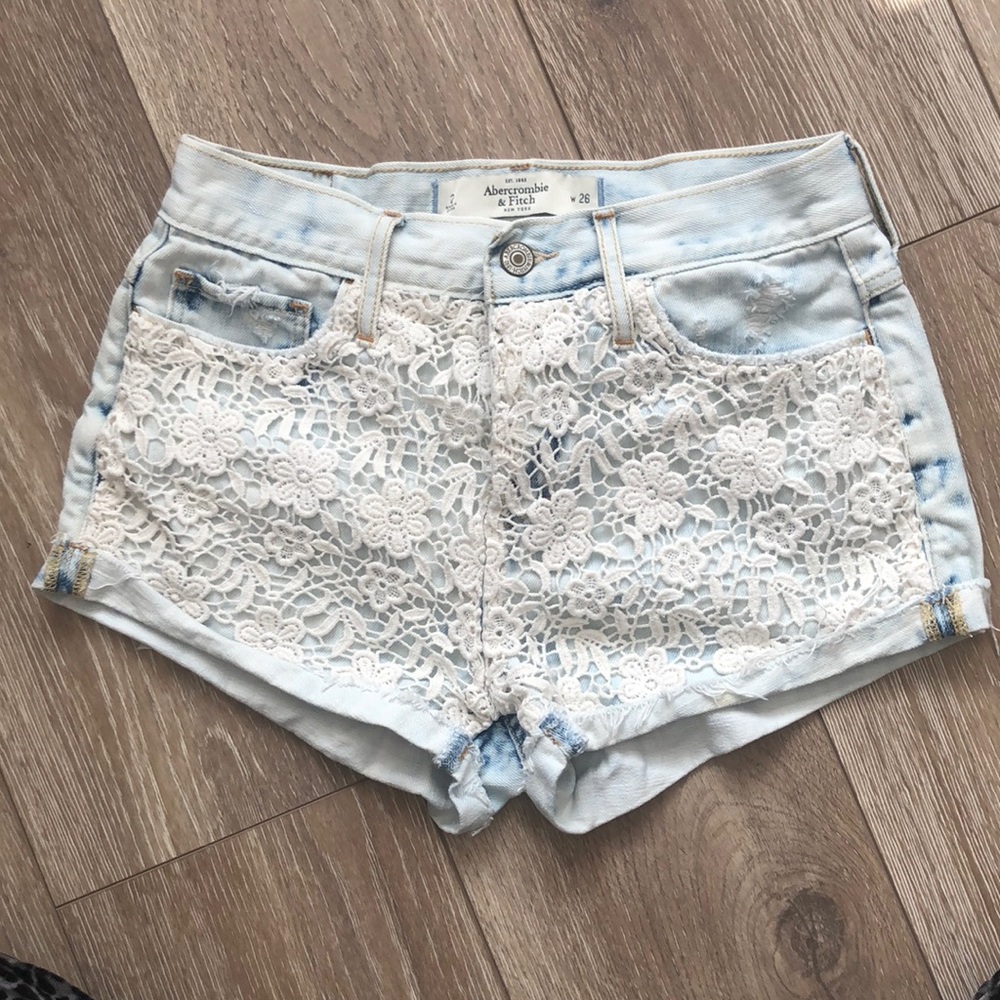 Abercrombie & Fitch lace patched denim shorts sz 2